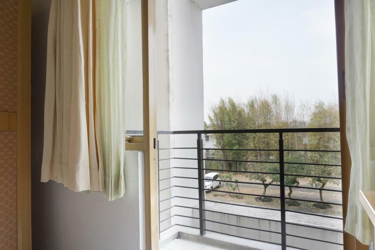 Residences By Reddoorz Near Maranatha University Bandung Exterior foto